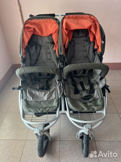 Коляска для двойни bumbleride