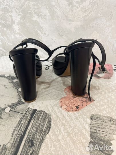 Босоножки женские 35 размер