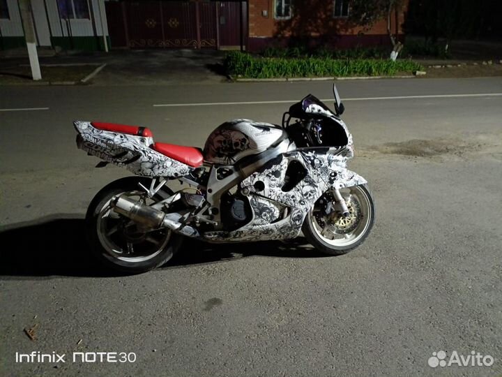 Honda CBR 900RR