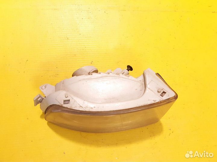 Птф левая Toyota Mark 2 X110 2000-2004 Оригинал