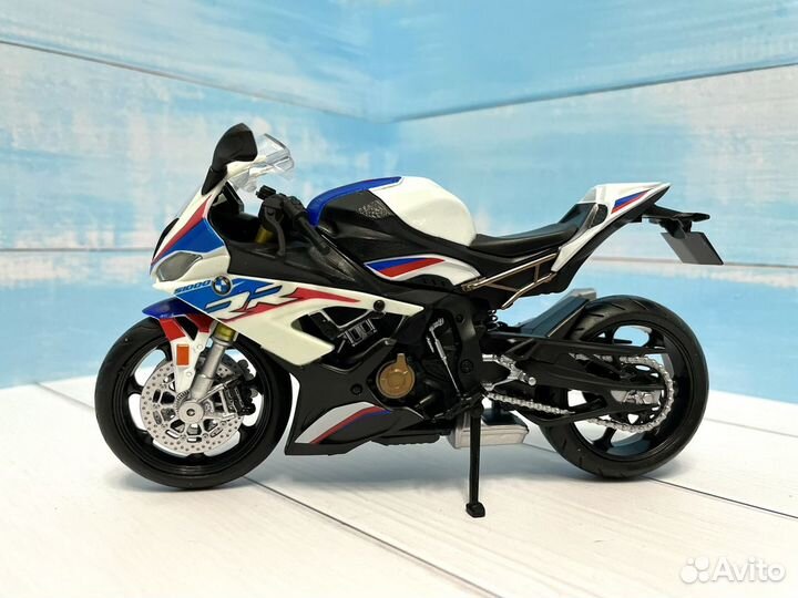 Мотоцикл BMW S1000RR 1/12 модель