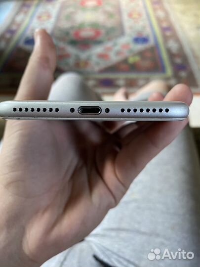 Телефон iPhone 7 plus