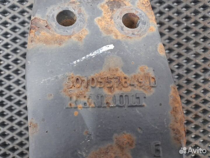 Кронштейн крепления передней рессоры (левый)