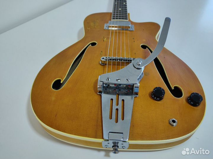 Раритет Melodija Menges Hollow-body Slovenija