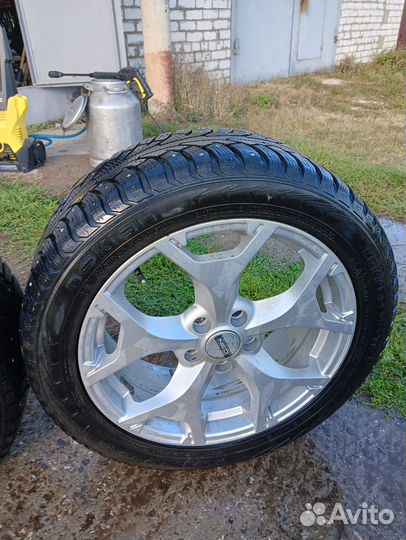 Nokian Tyres Hakkapeliitta 5 215/50 R17