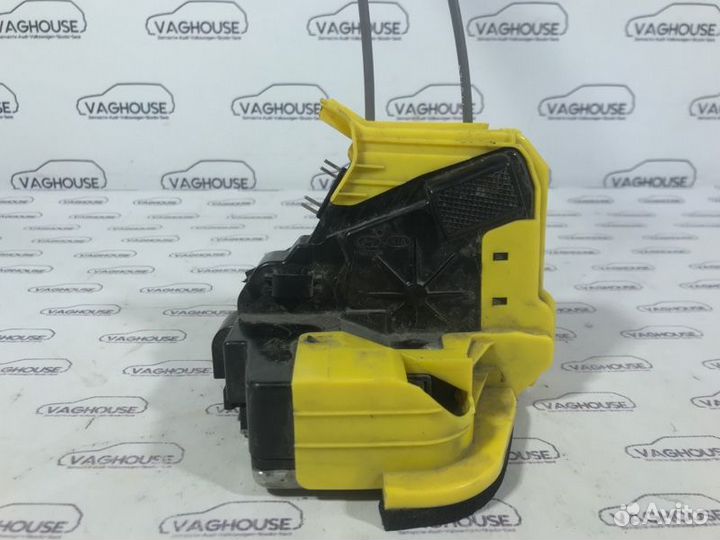 Замок двери задний левый Hyundai Solaris 1.4 G4LA