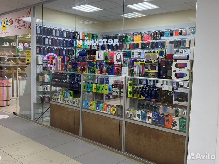 Продавец на мобильные аксессуары