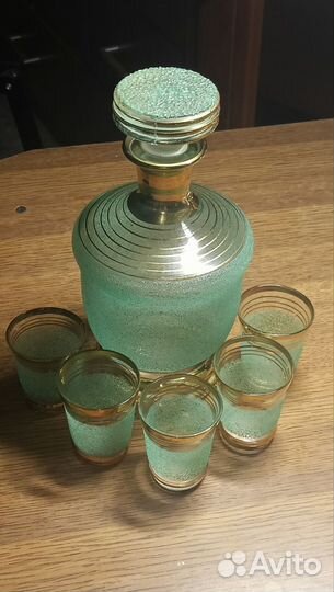 Графин с зелёными рюмками СССР