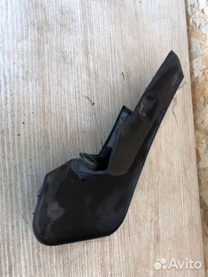 Брызговик задний левый Lexus Nx