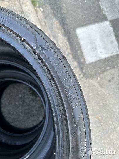 Yokohama Advan Fleva V701 275/35 R19