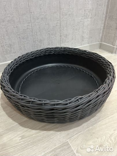 Лежанка для кошек и собак из ротанга