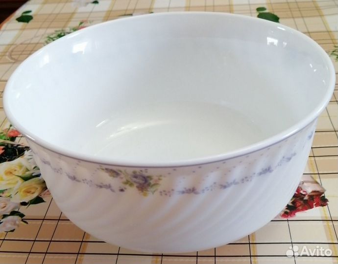 Салатник фарфоровый