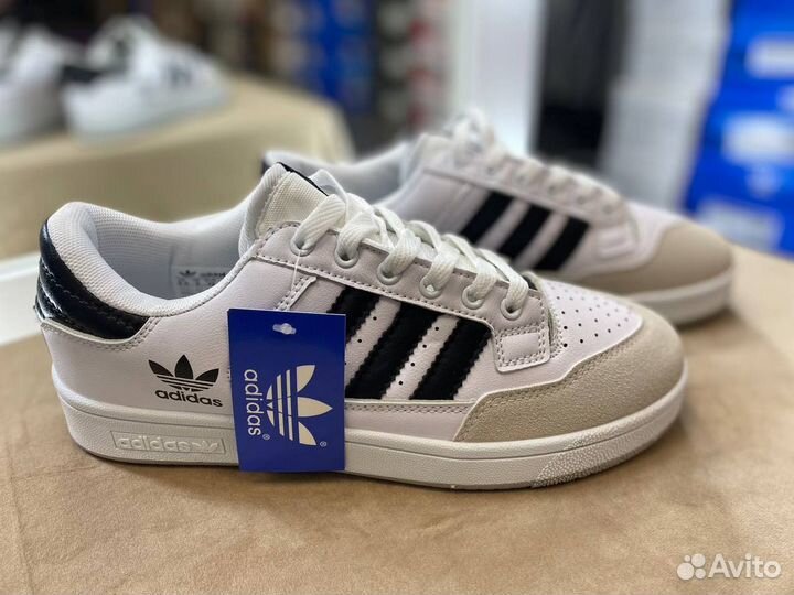 Кроссовки Adidas