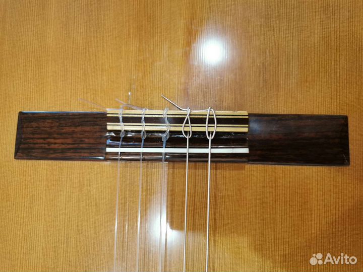 Классическая гитара массив кедра Alhambra