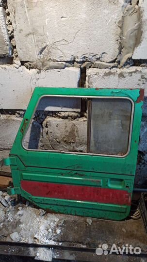 Продам двери на луаз 3000 каждая