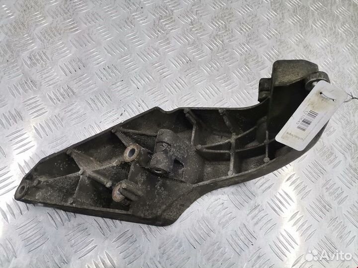 Кронштейн двигателя Opel Vectra B 1997