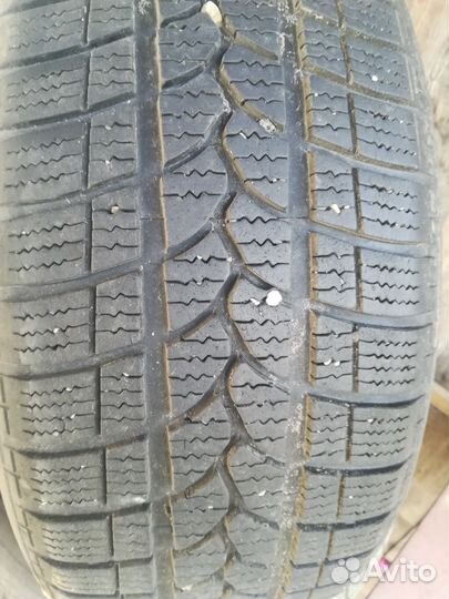 Kormoran SnowPro 215/55 R16 91V