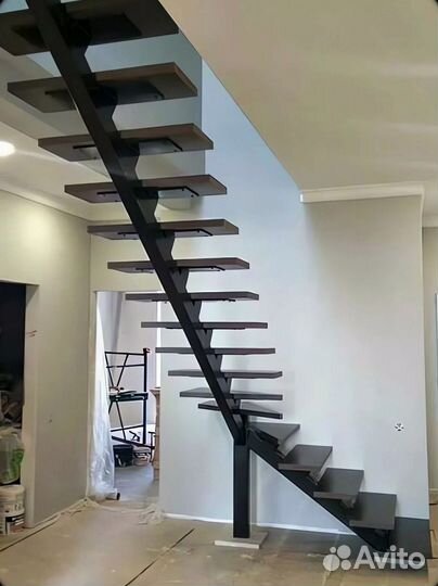 Лестница на второй этаж