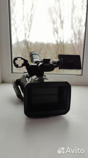 Профессиональная видеокамера Sony DSR-PD175