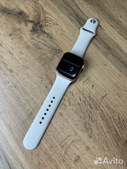 Часы Apple Watch SE 44mm