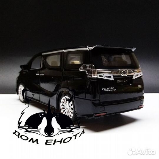 Машинка Toyota Vellfire модель 1:24 Тойота Велфайр