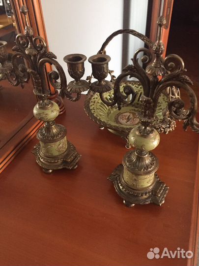 Два подсвечника и чаша, фарфор с бронзой