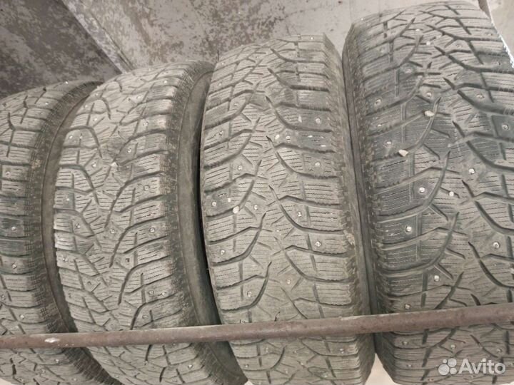 Bridgestone Blizzak Spike-02 185/65 R14
