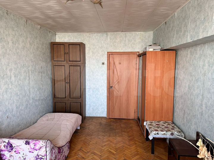 Комната 49 м² в 3-к., 13/14 эт.