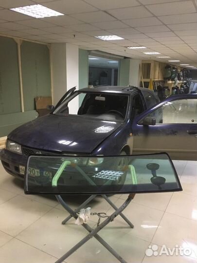 Лобовое стекло Nissan Almera
