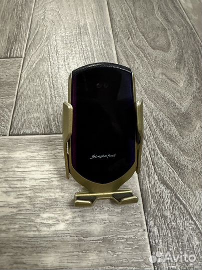 Держатель для телефона с беспроводной зарядкой