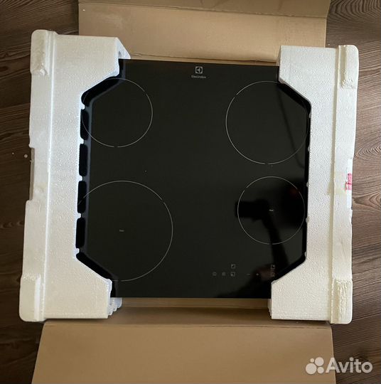Индукционная варочная панель Electrolux