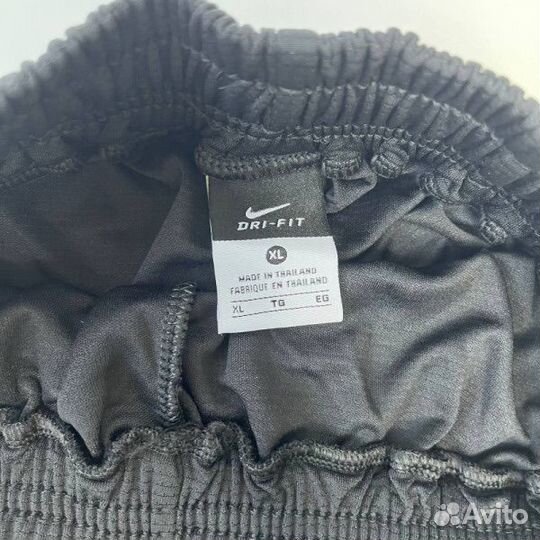 Шорты Nike swoosh