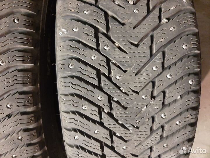 Nokian Tyres Hakkapeliitta 8 215/55 R17