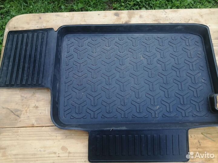 Продам коврики на чери тиго 8