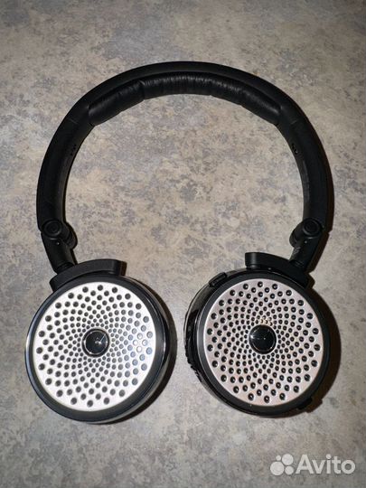 Беспроводные наушники Mercedes