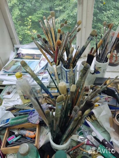 Акриловые краски, кисти разные