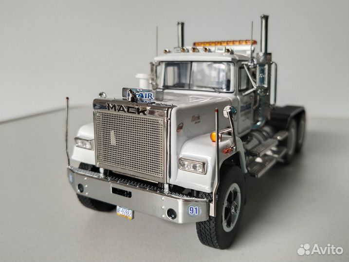 1/50 HHR Mack Superliner Brian Blair 1из75 не WSI