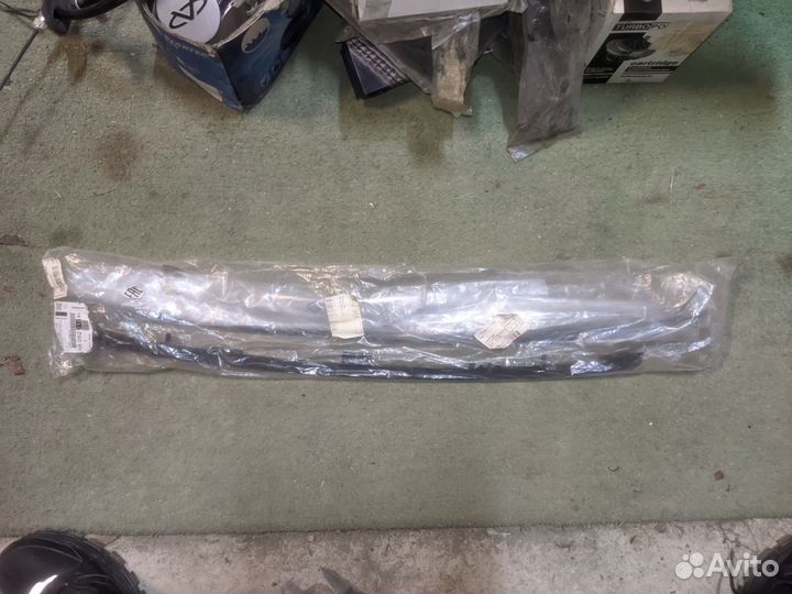 Накладка решетки радиатора Peugeot 308