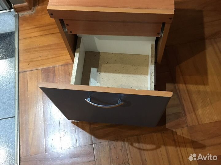 Тумбочка для инструмента или для