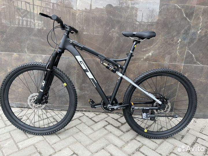 Велосипед горный GT