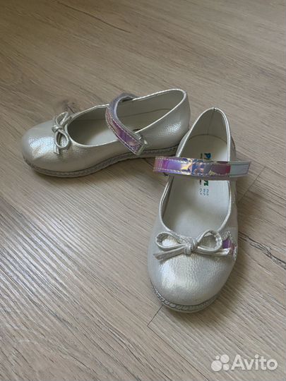 Продам детские туфли 26 размер