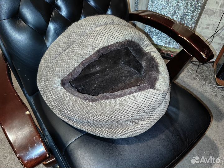 Лежанка для кота новая