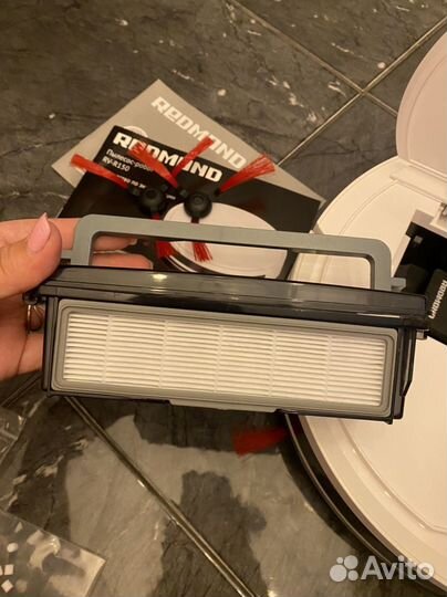 Робот пылесос Redmond rv r150