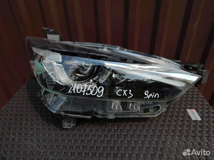 Фара правая Mazda CX-3 1 поколение (2015-2018)