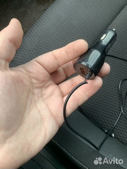 Автомобильное зарядное устройство для iPhone