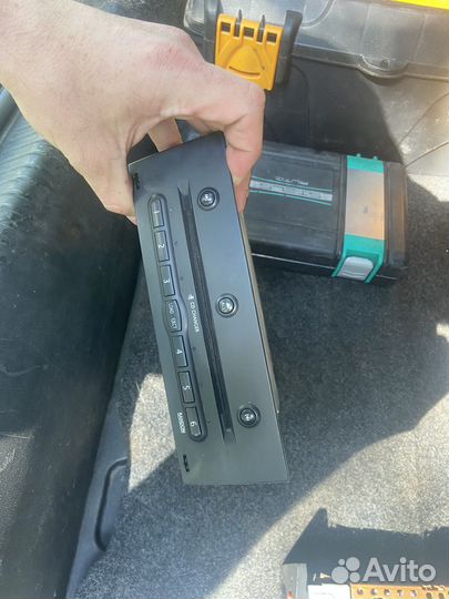 Автомагнитола от Renault Megane 2