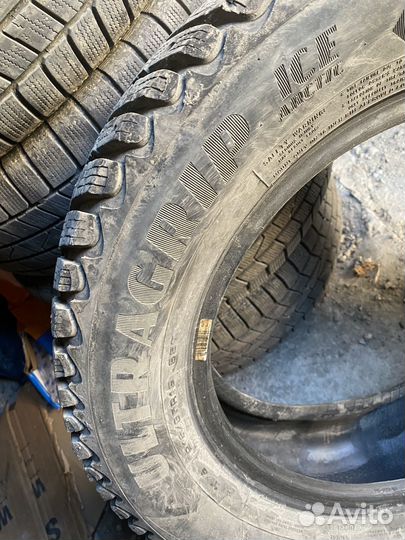 Goodyear Ultragrip Ice Arctic 215/65 R16
