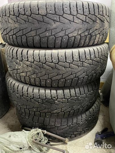 Nokian Tyres W 225/75 R16