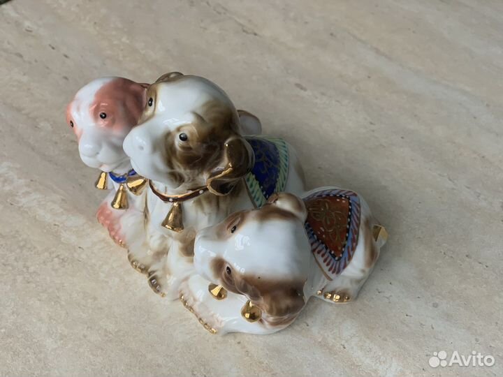 Статуэтка собаки