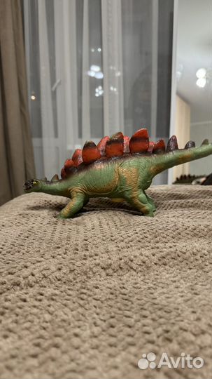 Фигурки динозавров